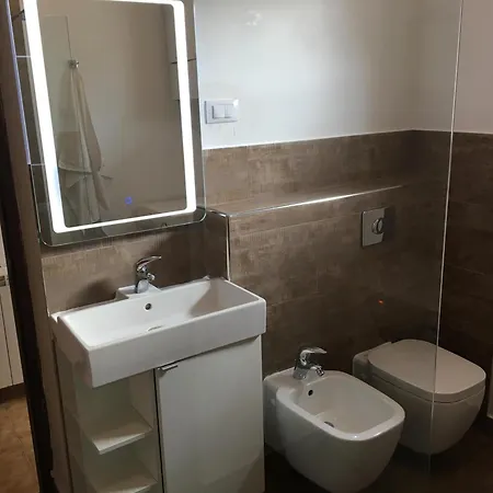 Grosse In Mit Grossem Pool Apartment