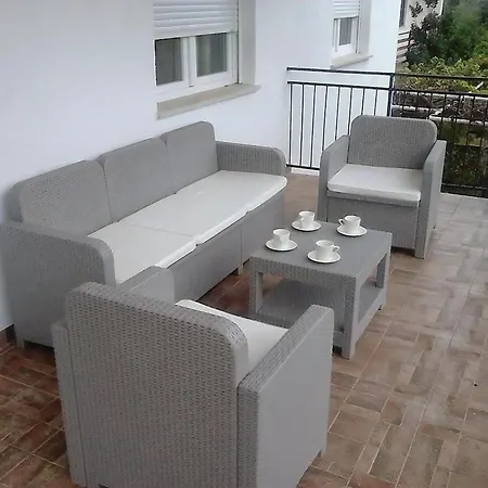 Grosse In Mit Grossem Pool *