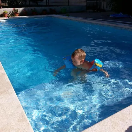 Apartment Grosse In Mit Grossem Pool
