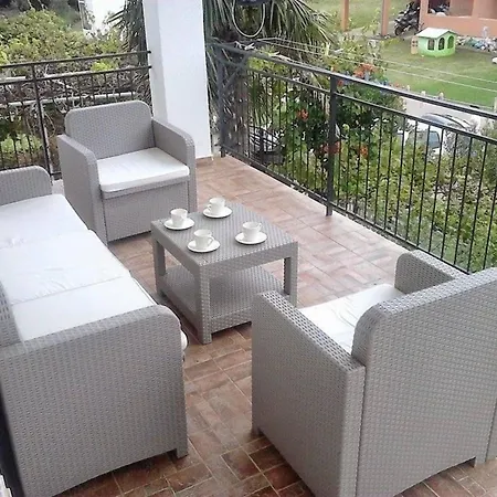 Apartment Grosse In Mit Grossem Pool *