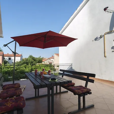 Apartment Grosse In Mit Grossem Pool *