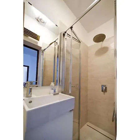 Grosse In Mit Grossem Pool Apartment *